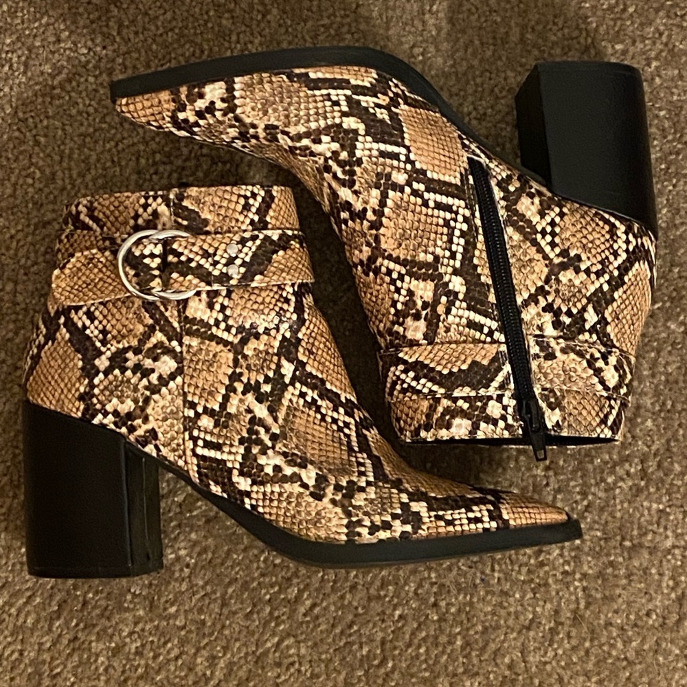 Qupid Snake Booties